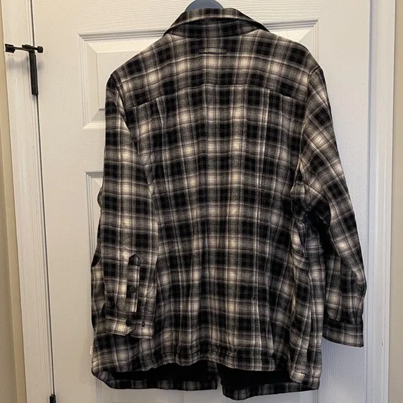 Duluth Trading Co Black and White Plaid Fleece Lined Utility Jacket - Picture 10 of 10